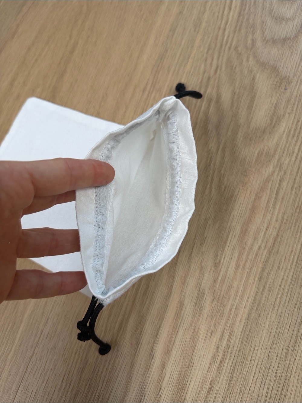 Mejuri Drawstring Dust Bag - Picture 3 of 3